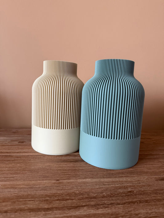 Moderne Vaas in een Samensmelting van Japanse en Scandinavische Stijl